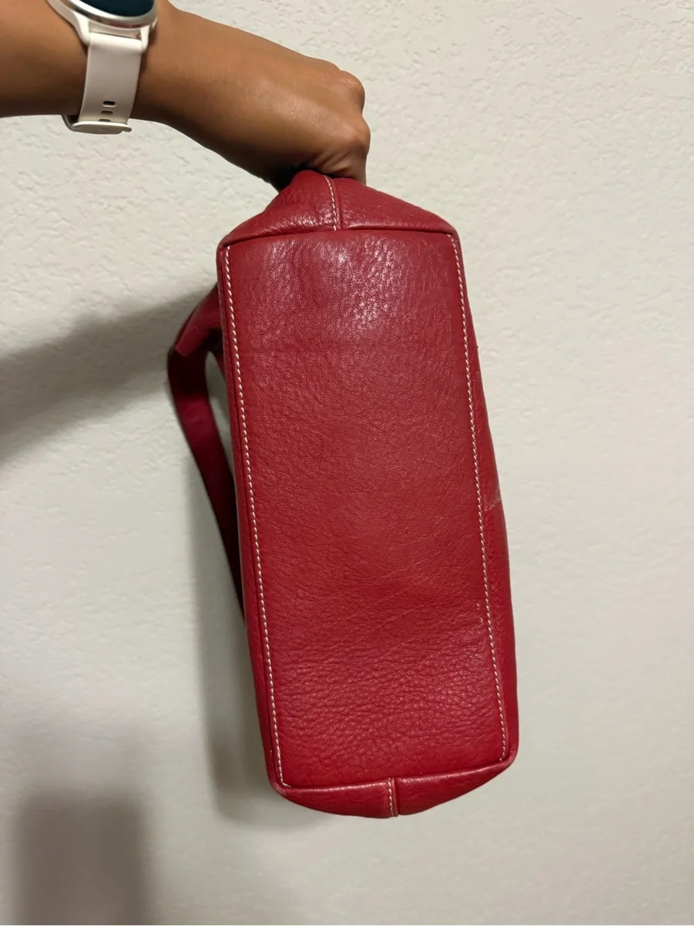 Dooney and Bourke Logo Lock Sac Red Leather